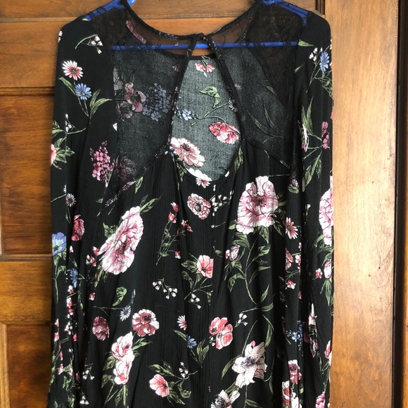 Floral Blouse - Picture 2 of 3